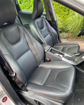 Volvo XC 60 cena 89500 przebieg: 172000, rok produkcji 2016 z Inowrocław małe 121